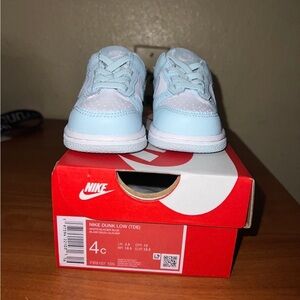 Nike dunk low glacier blue (tde) size 4c